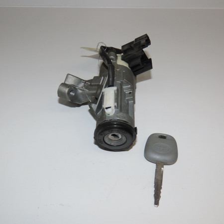 Antivol de direction occasion TOYOTA YARIS I Phase 2 03-2003->12-2005 1.3i 87ch