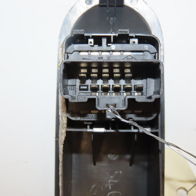 Commande lève-glace porte avant gauche occasion RENAULT MEGANE II Phase 2 01-2006->06-2009 1.6i 16v 110ch 8200315044 3