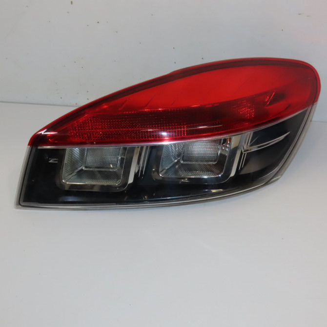 Feu arrière droit occasion RENAULT MEGANE III Phase 1 11-2008->01-2012 1.6i 16v 110ch 265500008R 1