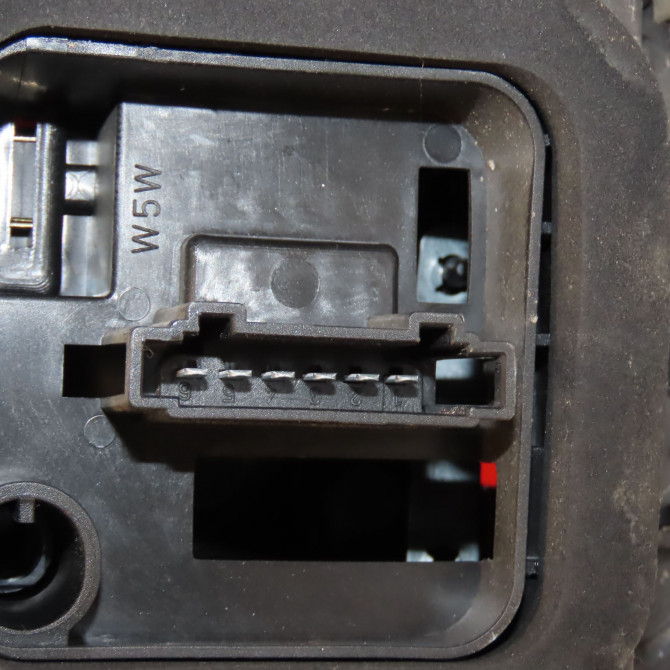 Feu arrière gauche occasion VOLKSWAGEN POLO V POLO V Phase 1 2009-09-01->2014-05-31 1.6 TDI 90 6R0945095AH 3