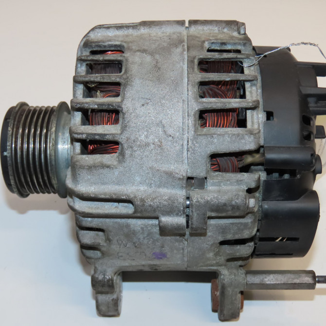 Alternateur occasion VOLKSWAGEN POLO V POLO V Phase 1 2009-09-01->2014-05-31 1.6 TDI 90 6F903023F 3