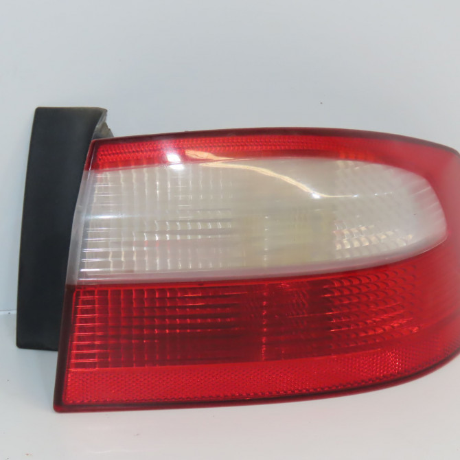 Feu arrière droit occasion RENAULT LAGUNA II Phase 1 11-2000->03-2005 1.9 DCI 110ch 8200002474 1