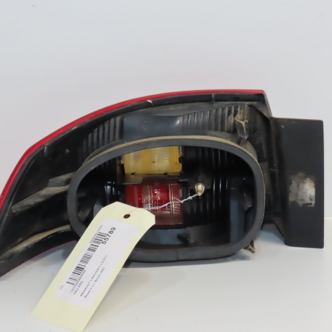 Feu arrière droit occasion RENAULT LAGUNA II Phase 1 11-2000->03-2005 1.9 DCI 110ch 8200002474 2