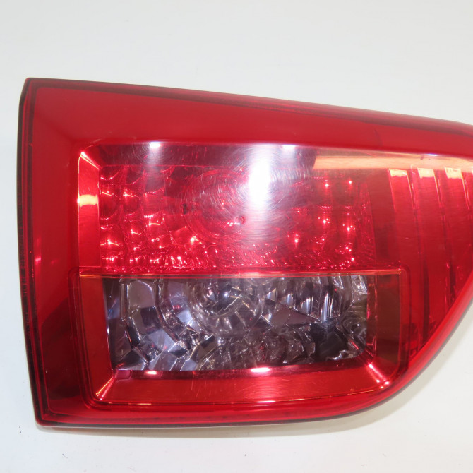 Feu arrière interieur gauche occasion PEUGEOT 4007 Phase 1 07-2007->03-2013 2.2 HDI 16v 6350EJ 1