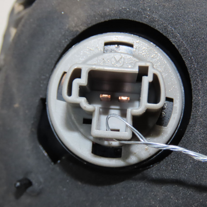 Feu arrière interieur gauche occasion PEUGEOT 4007 Phase 1 07-2007->03-2013 2.2 HDI 16v 6350EJ 3