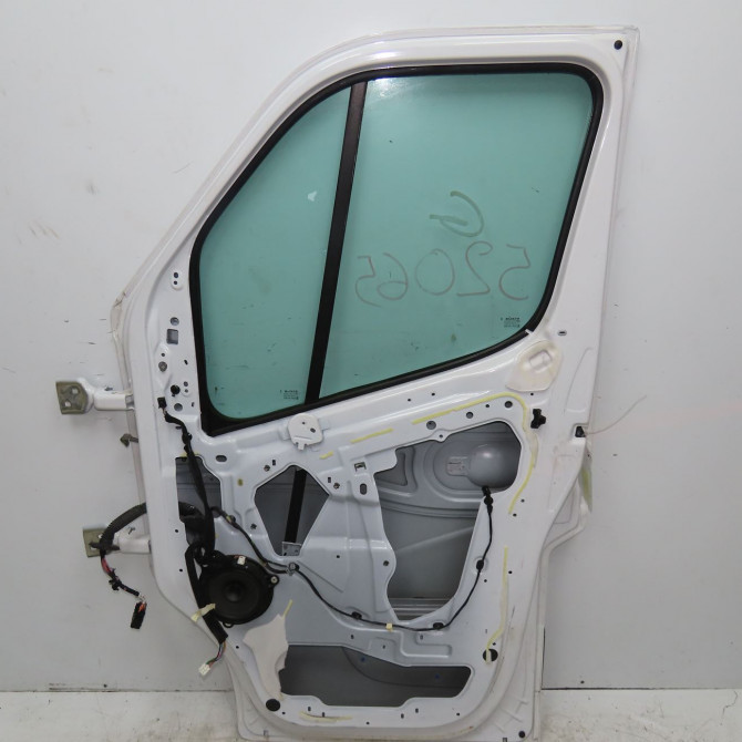 Porte avant droite occasion RENAULT MASTER III 801009976R 2