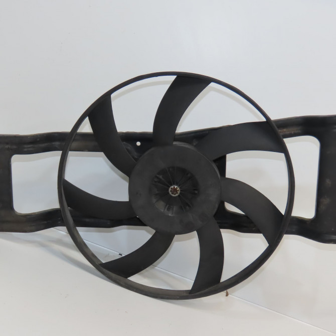 Ventilateur de refroidissement occasion RENAULT MEGANE I Phase 2 03-1999->06-2003 1.4i 16v 7701070301 1