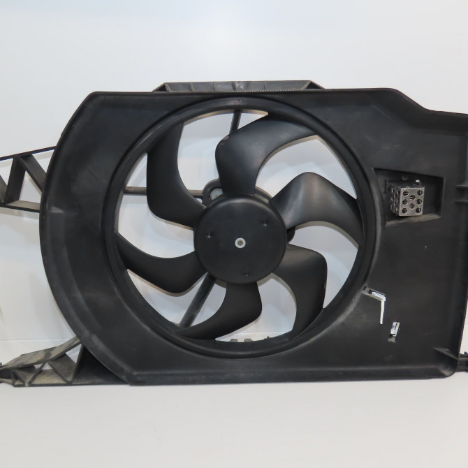 Ventilateur de refroidissement occasion RENAULT VELSATIS Phase 1 01-2002->04-2005 2.0i 165ch 7701067591 1