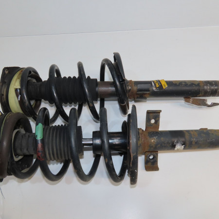 Amortisseur avant droit occasion RENAULT SCENIC II Phase 2 09-2006->04-2009 2.0 DCI 150ch 8200851837