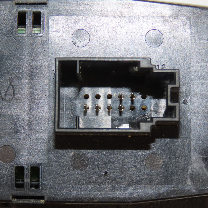 Commande lève-glace porte avant gauche occasion  61315A3B0D3 3