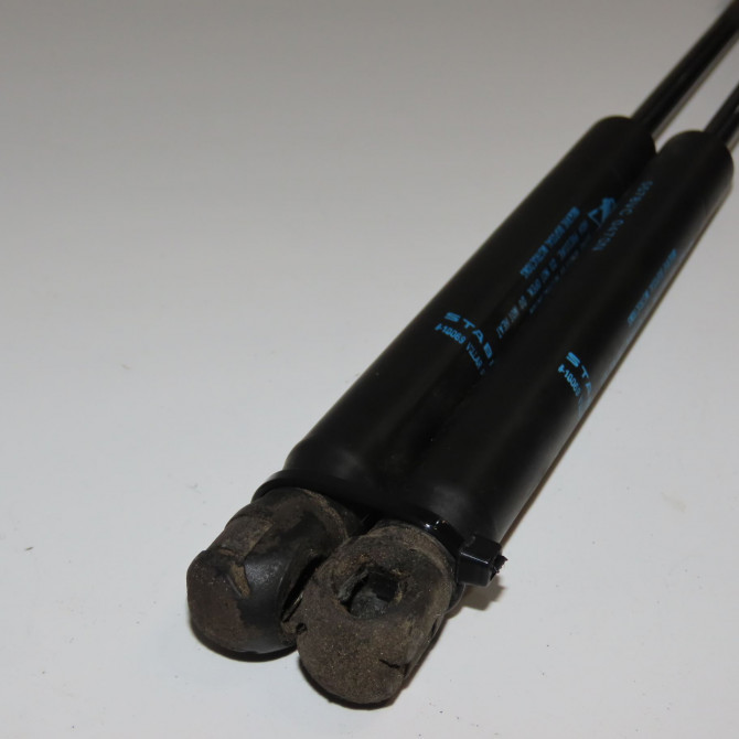 Verin droit coffre arrière occasion PEUGEOT 407 Phase 1 04-2004->07-2008 2.0 HDI 136ch 8731K4 2