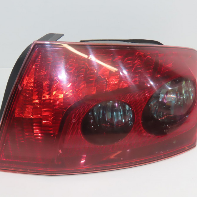 Feu arrière droit occasion PEUGEOT 407 Phase 1 04-2004->07-2008 2.0 HDI 136ch 6351GC 1