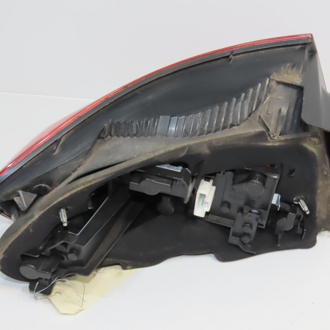 Feu arrière droit occasion PEUGEOT 407 Phase 1 04-2004->07-2008 2.0 HDI 136ch 6351GC 2