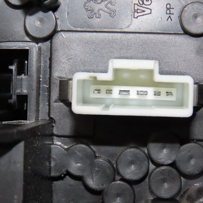 Feu arrière droit occasion PEUGEOT 407 Phase 1 04-2004->07-2008 2.0 HDI 136ch 6351GC 3