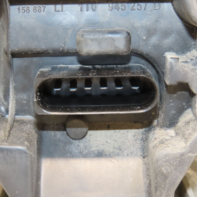 Feu arrière gauche occasion VOLKSWAGEN TOURAN I Phase 2 11-2006->09-2010 1.9TDI 90 1T0945095N 3