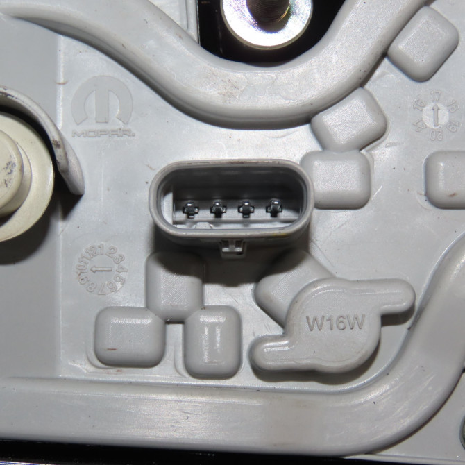 Feu arrière interieur gauche occasion FIAT TIPO II Phase 1 12-2015->... 1.6 D 120ch 52093919 3