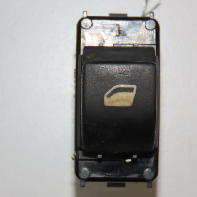 Commande lève-glace porte avant gauche occasion CITROEN BERLINGO II Phase 1 05-2008->01-2012 1.6 HDI 16v 75ch 6490E2 1