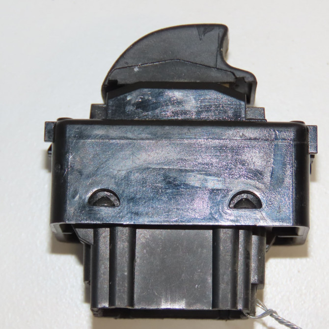 Commande lève-glace porte avant gauche occasion CITROEN BERLINGO II Phase 1 05-2008->01-2012 1.6 HDI 16v 75ch 6490E2 2