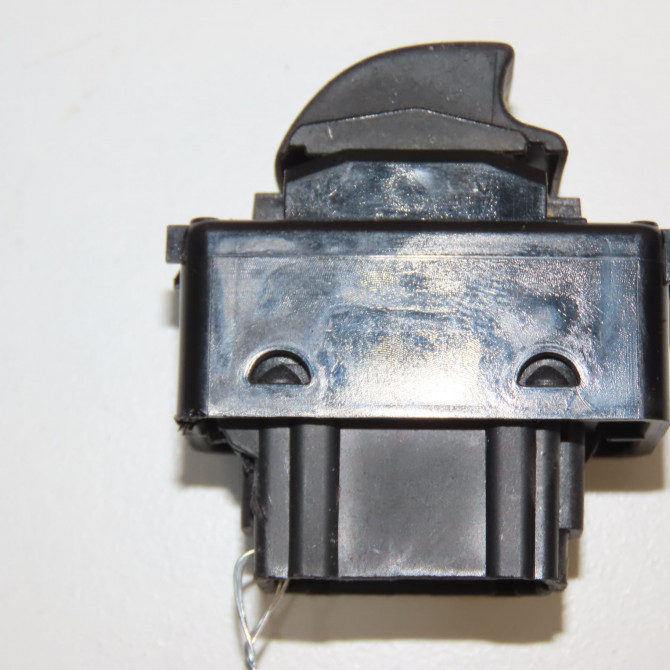 Commande lève-glace porte avant droite occasion CITROEN BERLINGO II Phase 1 05-2008->01-2012 1.6 HDI 16v 75ch 6490E2 2