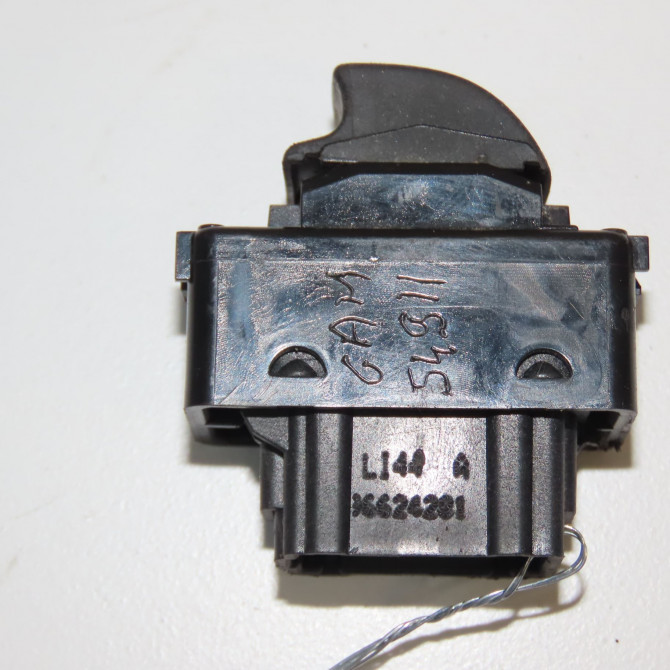 Commande lève-glace porte avant droite occasion CITROEN BERLINGO II Phase 1 05-2008->01-2012 1.6 HDI 16v 75ch 6490E2 3