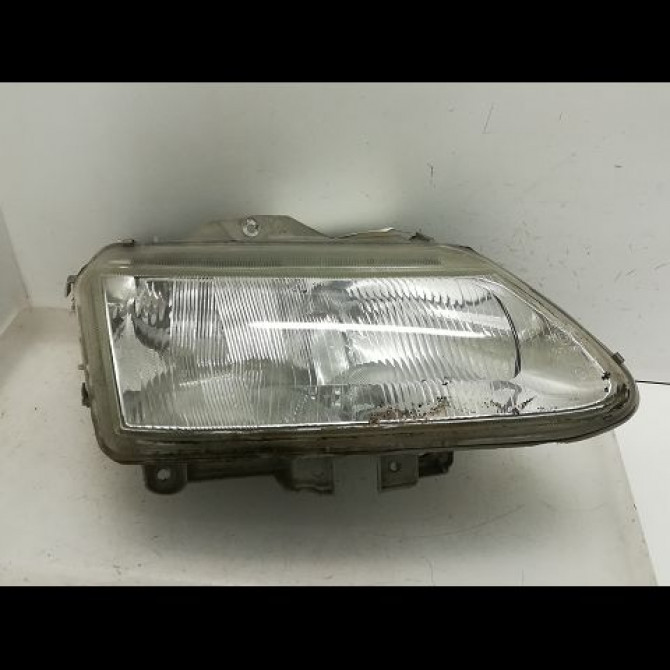Phare droit occasion RENAULT ESPACE III Phase 1 12-1996->09-2002 2.2 DT 7701038270 1