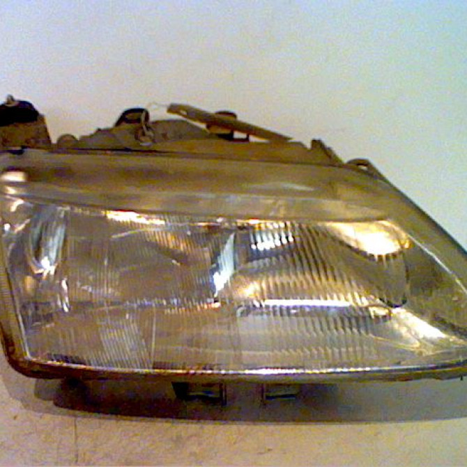 Phare droit occasion RENAULT ESPACE III Phase 1 12-1996->09-2002 2.2 DT 7700820118 1