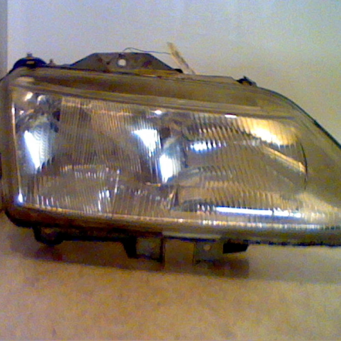 Phare droit occasion RENAULT ESPACE III Phase 1 12-1996->09-2002 2.2 DT 7701038270 1