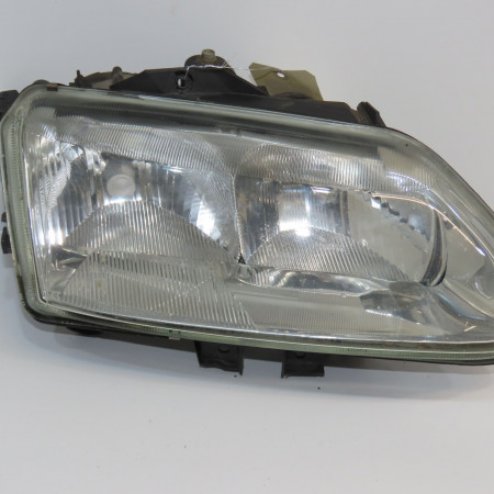 Phare droit occasion RENAULT ESPACE III Phase 1 12-1996->09-2002 2.2 DT 7701038270