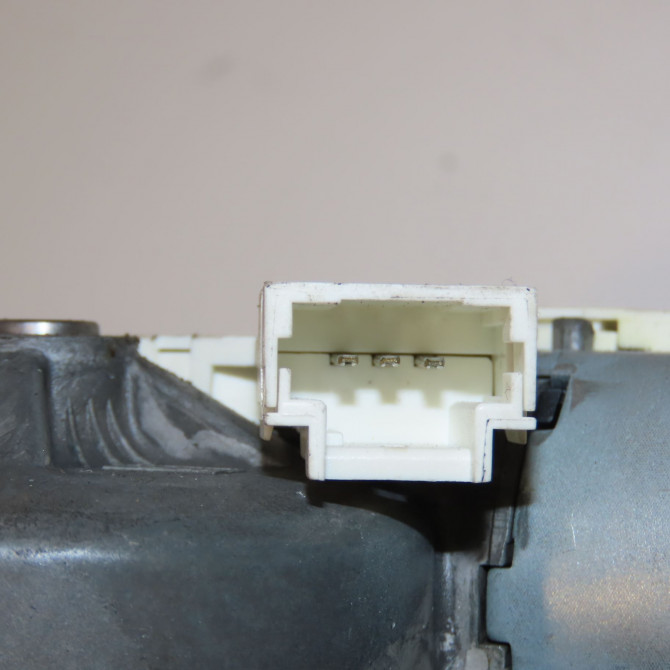 Moteur essuie-glace arrière occasion DACIA SANDERO I Phase 1 06-2008->10-2012 1.4 MPI 75ch 8200734582 3