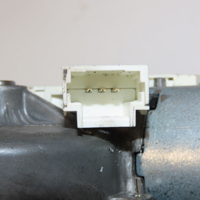 Moteur essuie-glace arrière occasion DACIA SANDERO I Phase 1 06-2008->10-2012 1.4 MPI 75ch 8200734582 3