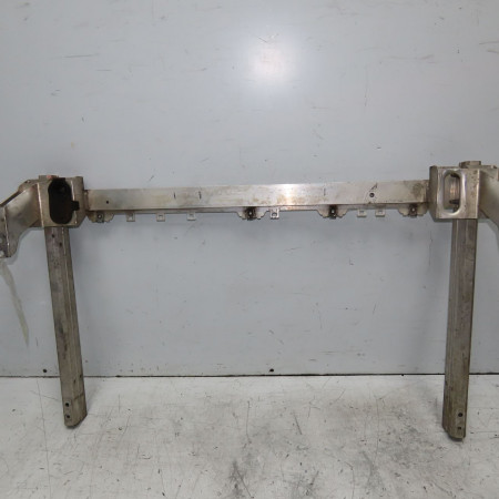 <span class="tt">Traverse inférieure armature avant occasion  </span><span class="designation"> </span>