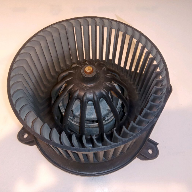 Ventilateur de chauffage occasion RENAULT TRAFIC II Phase 2 08-2006->... 2.0 DCI 16v 115ch 7701050310 1