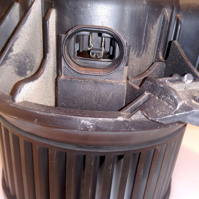 Ventilateur de chauffage occasion RENAULT TRAFIC II Phase 2 08-2006->... 2.0 DCI 16v 115ch 7701050310 3