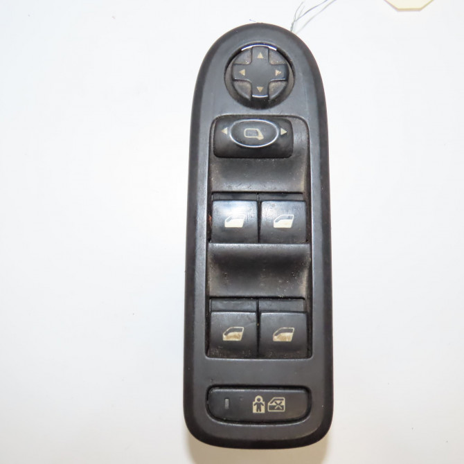Commande lève-glace porte avant gauche occasion PEUGEOT 308 I Phase 1 09-2007->03-2011 1.6 HDI 16v 90ch 649026 1