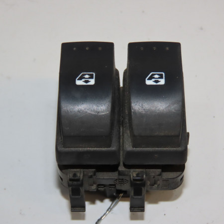 Commande lève-glace porte avant gauche occasion RENAULT TRAFIC II Phase 2 08-2006->... 2.0 DCI 115ch 8200549867
