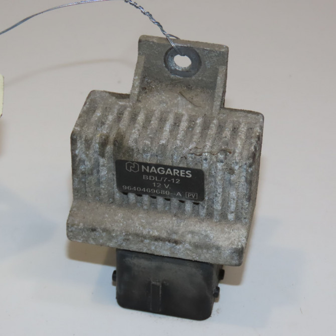 Boitier de préchauffage occasion RENAULT KANGOO II Phase 1 01-2008->03-2013 1.5 DCI 85ch 110679886R 1