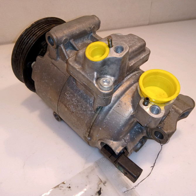 Compresseur air conditionne occasion AUDI A1 5Q0816803D 3