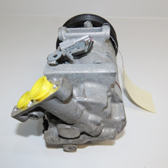 Compresseur air conditionne occasion RENAULT MEGANE III Phase 1 04-1995->04-1999 1.5 DCI 85ch 926008209R 4