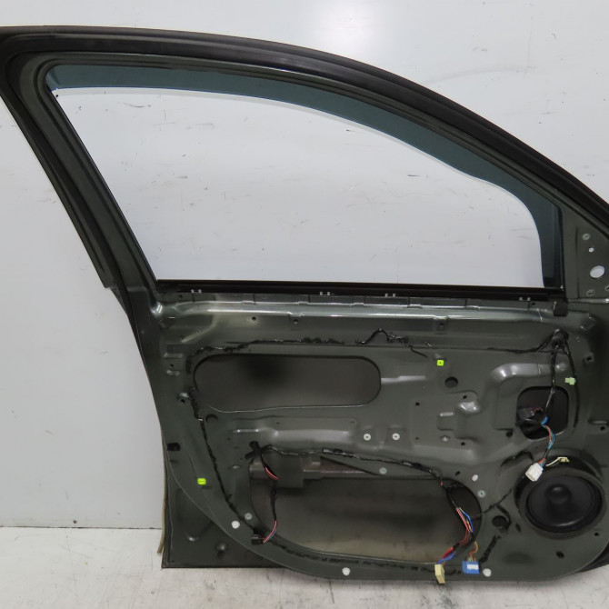 Porte avant gauche occasion PEUGEOT 4007 Phase 1 07-2007->03-2013 2.2 HDI 16v 9002FA 2