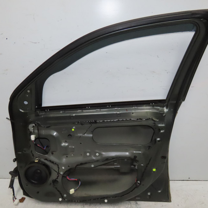 Porte avant droite occasion PEUGEOT 4007 Phase 1 07-2007->03-2013 2.2 HDI 16v 9004EG 2