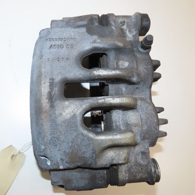 Etrier de frein avant droit occasion  410013165R 4