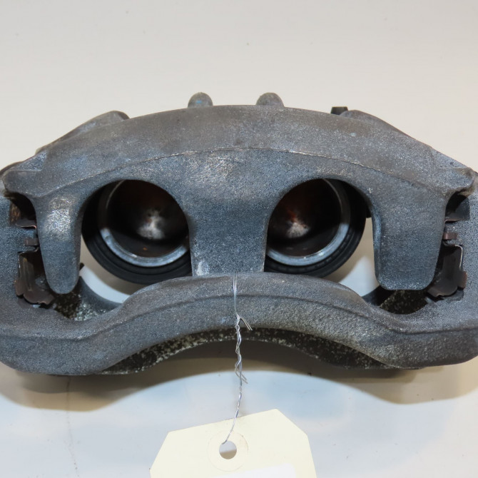 Etrier de frein avant gauche occasion  410119220R 2