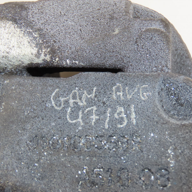 Etrier de frein avant gauche occasion  410119220R 5