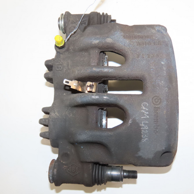 Etrier de frein avant gauche occasion RENAULT MASTER III Phase 1 04-2010->... 410119220R 4