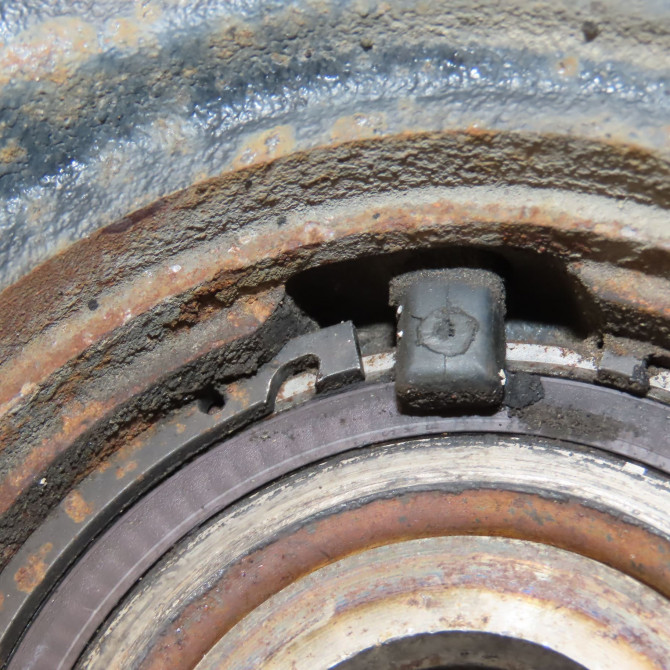 Moyeu avd occasion RENAULT MASTER III Phase 1 04-2010->... 2.3 DCI 125ch 402029333R 3