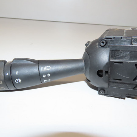 <span class="tt">Commande clignotant occasion  </span><span class="designation"> </span>