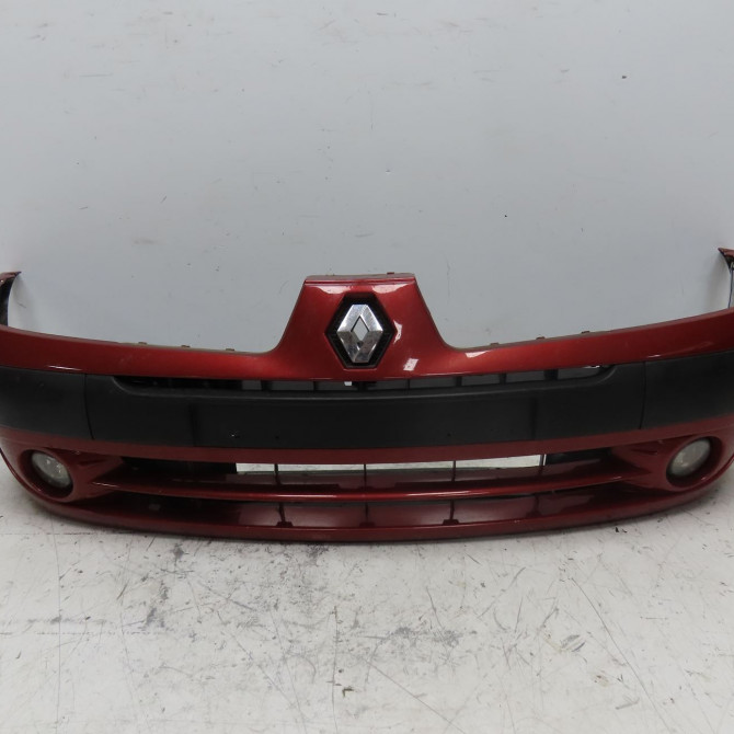 Pare-choc avant occasion RENAULT CLIO II Phase 2 06-2001->07-2006 1.5 DCI 65ch 7701476554 1