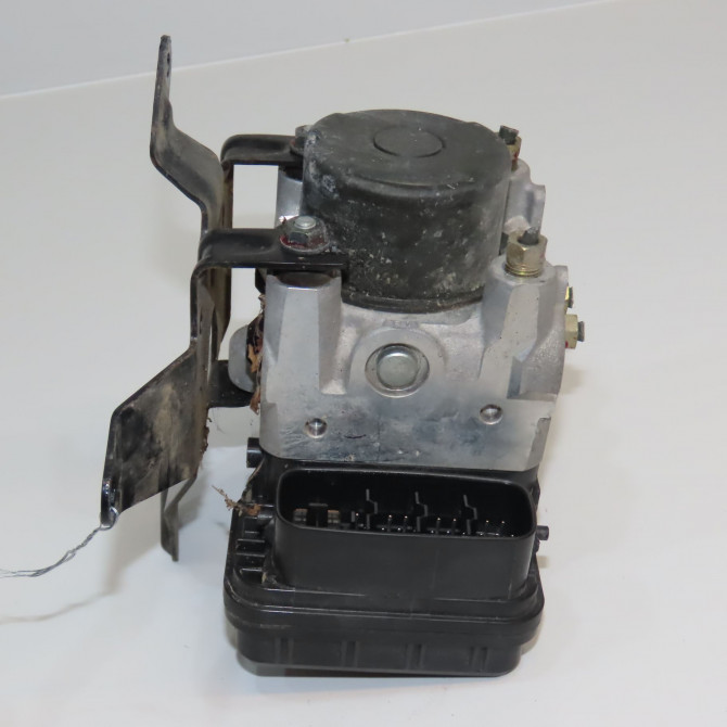 Unité hydraulique ABS occasion SUZUKI JIMNY Phase 1 04-1995->04-1999 1.5 D 65ch 5610081A11 4