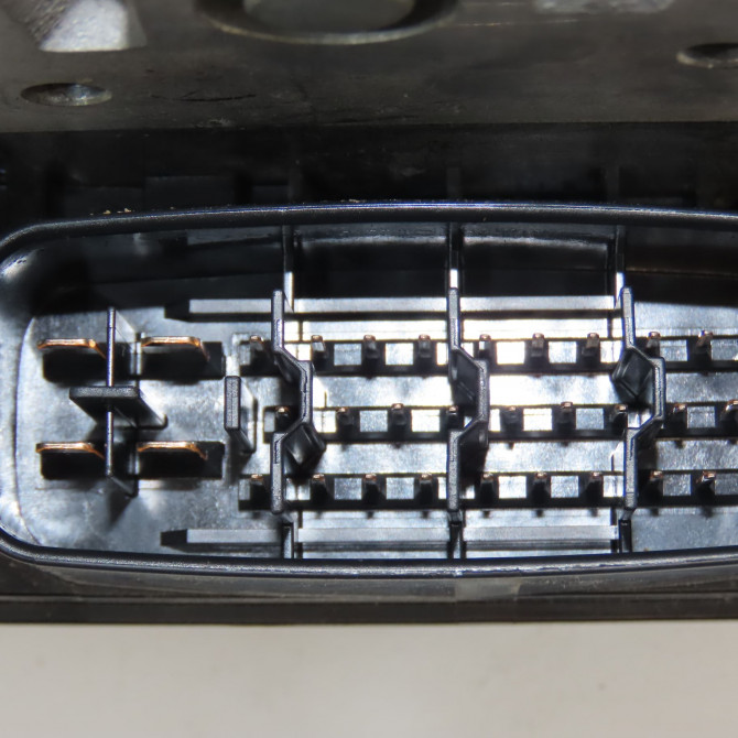 Unité hydraulique ABS occasion SUZUKI JIMNY Phase 1 04-1995->04-1999 1.5 D 65ch 5610081A11 5