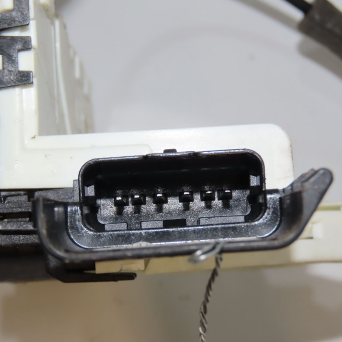 Serrure porte coulissante d occasion CITROEN BERLINGO II Phase 1 05-2008->01-2012 1.6 HDi 75ch 9137N8 5